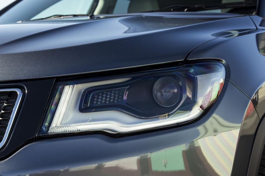 Детали экстерьера Jeep Compass Limited (MP) 2018 года  (UK) (фото 19 из 20)
